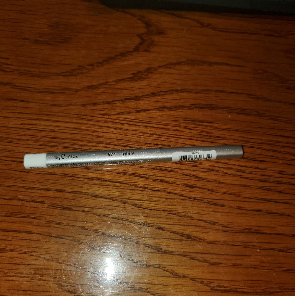White eyeliner